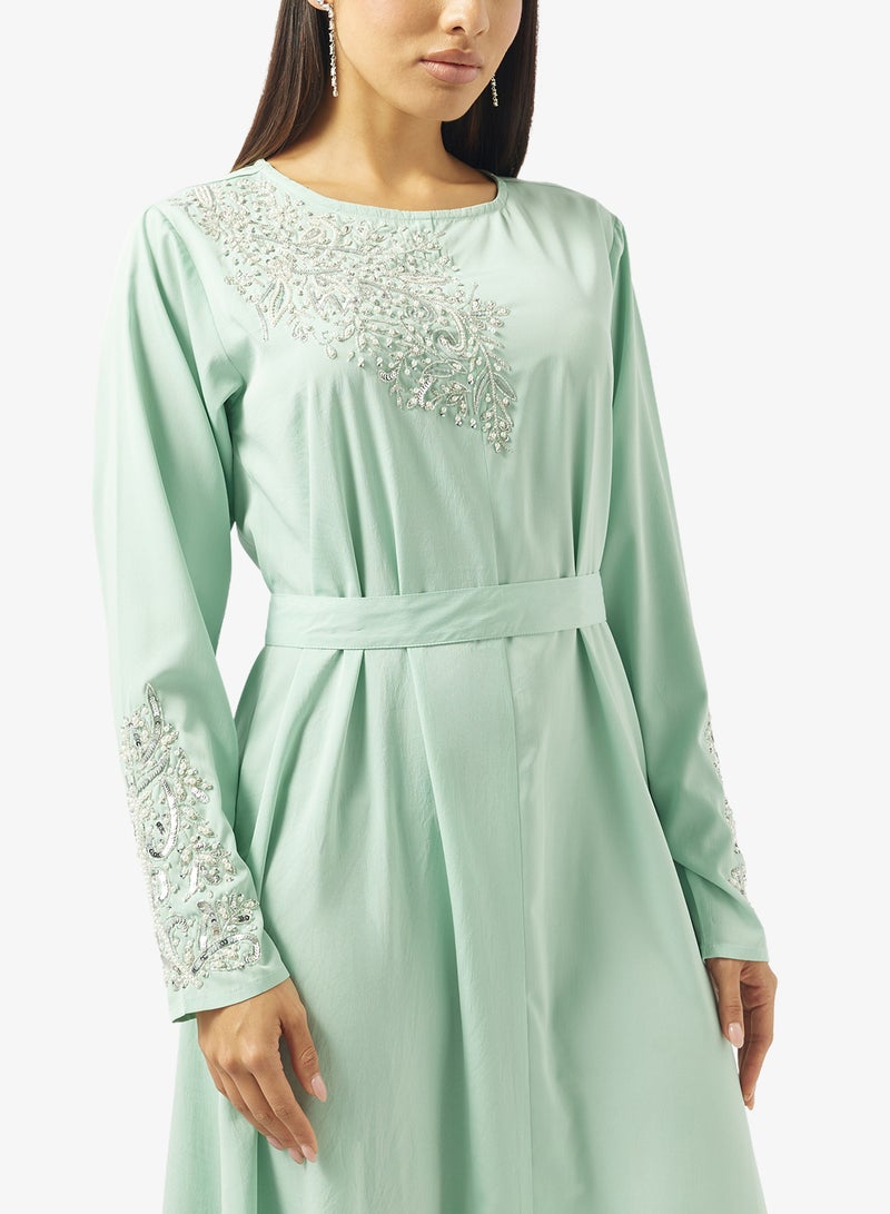 Khizana Embellished Abaya - Image 3